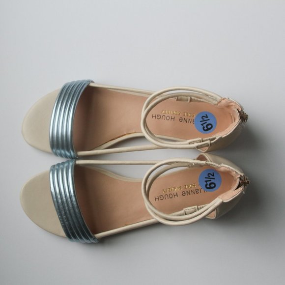 Julianne Hough for Sole Society "Olexa" Sandals- Size 6.5M - Tan Silver - Picture 6 of 6